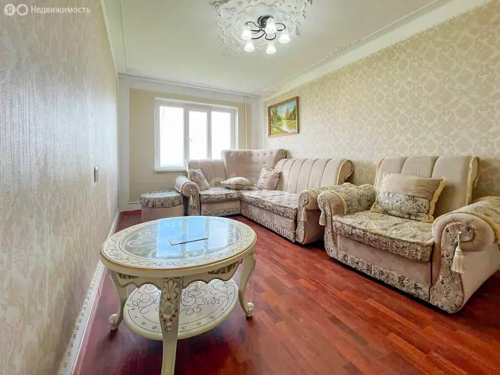 3-комнатная квартира: Нальчик, улица Шогенова, 22 (68.2 м) - Фото 0