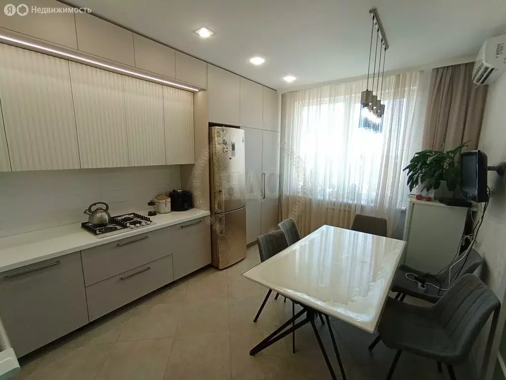 3-комнатная квартира: Курск, улица Горького, 70 (118 м) - Фото 1