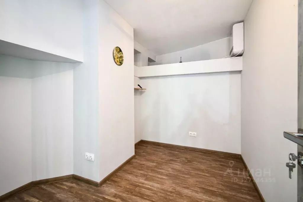 Офис в Красноярский край, Красноярск ул. Алексеева, 17 (7 м) - Фото 1