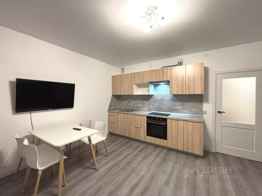 2-к кв. Санкт-Петербург Уральская ул., 25 (66.7 м) - Фото 0