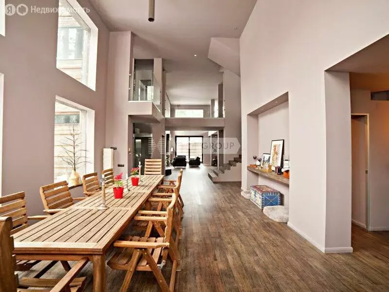 Дом в деревня Жуковка, КП Жуковка Академическая (475 м) - Фото 1