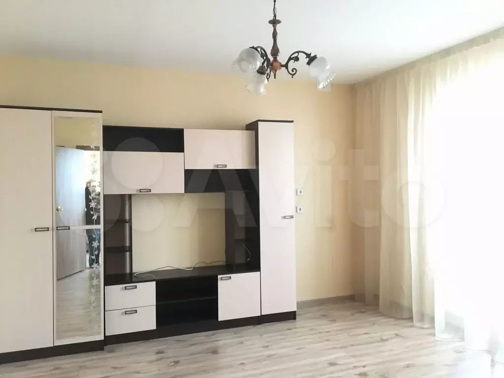 1-к. квартира, 41 м, 8/10 эт. - Фото 1