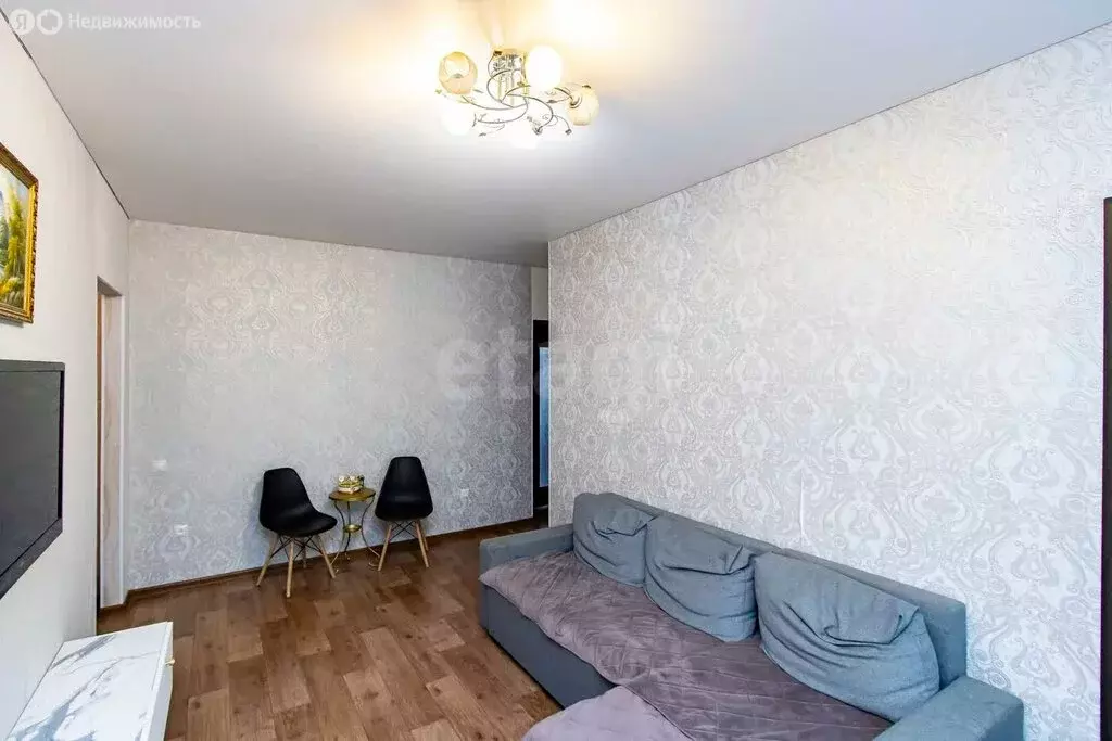 3-комнатная квартира: Тюмень, Минская улица, 96 (55.2 м) - Фото 1