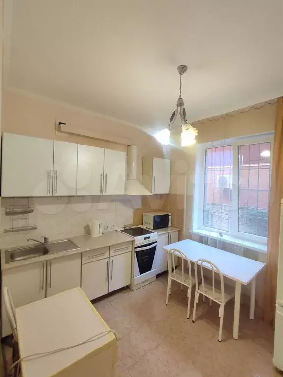 1-к. квартира, 37 м, 1/3 эт. - Фото 0