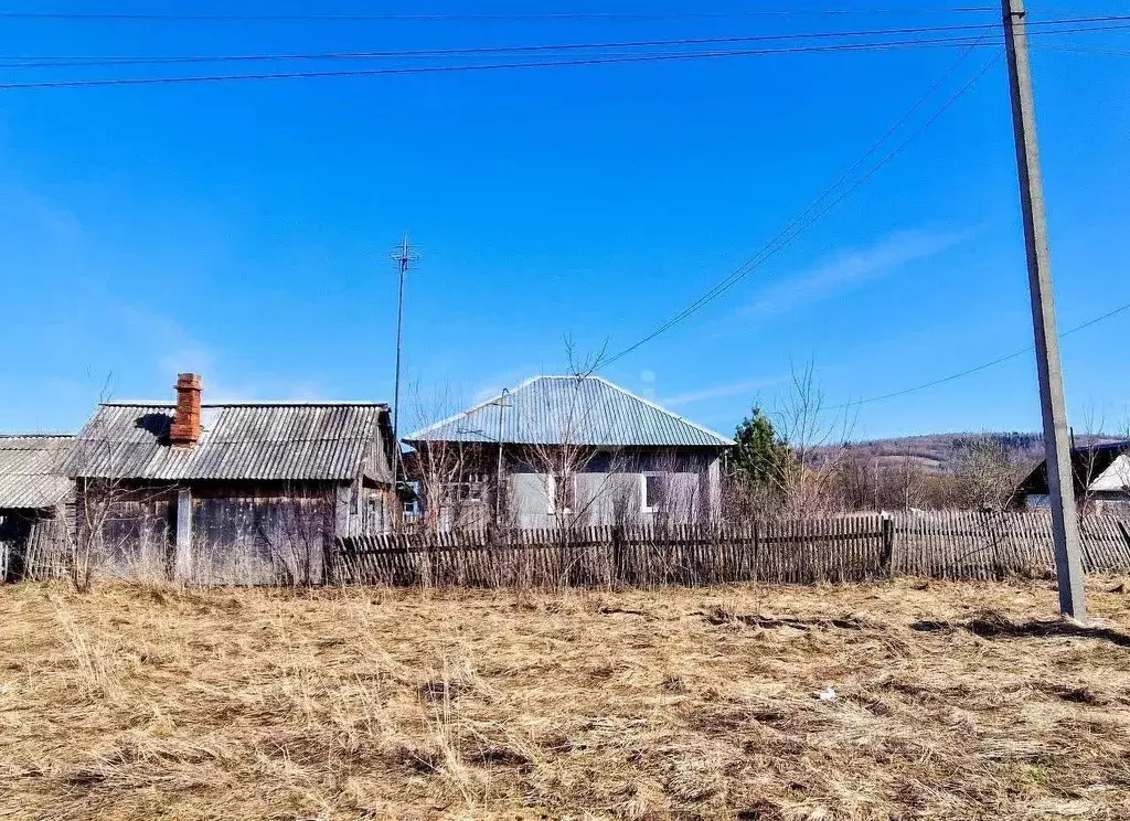 Дом в Кемеровская область, Мысковский городской округ, пос. Берензас ... - Фото 0