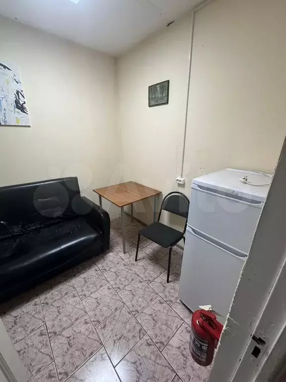 Комната 8 м в 2-к., 2/4 эт. - Фото 0