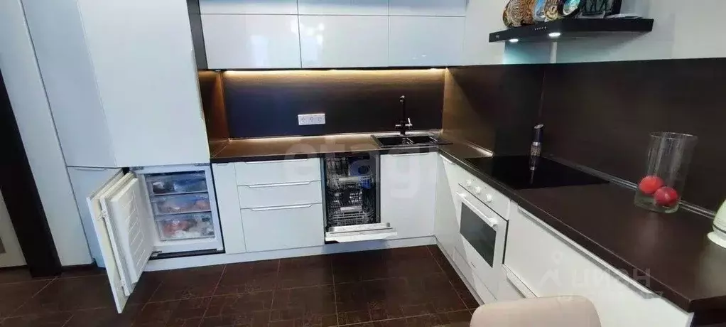 3-к кв. Курская область, Курск просп. Надежды Плевицкой, 15 (58.4 м) - Фото 2