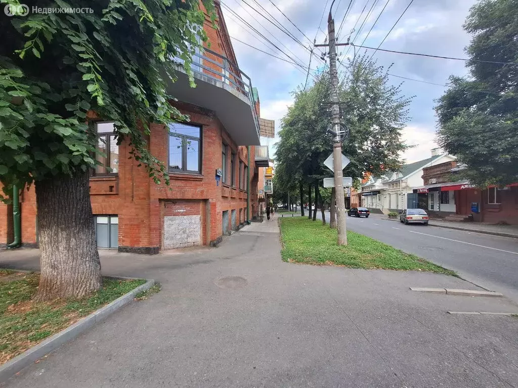 2-комнатная квартира: Владикавказ, Бородинская улица, 9 (59.9 м) - Фото 1