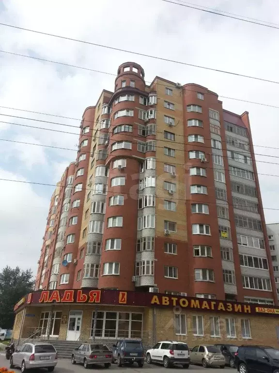 1-к кв. Тюменская область, Тюмень ул. 50 лет Октября, 1 (53.1 м) - Фото 1