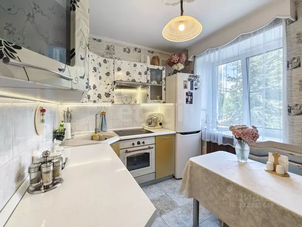 3-к кв. Тюменская область, Тюмень ул. Ватутина, 16Ак1 (60.0 м) - Фото 1
