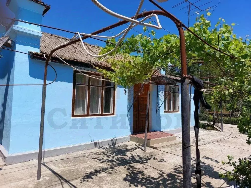 Дом в Крым, Сакский район, с. Орехово ул. Виноградная (61 м) - Фото 2