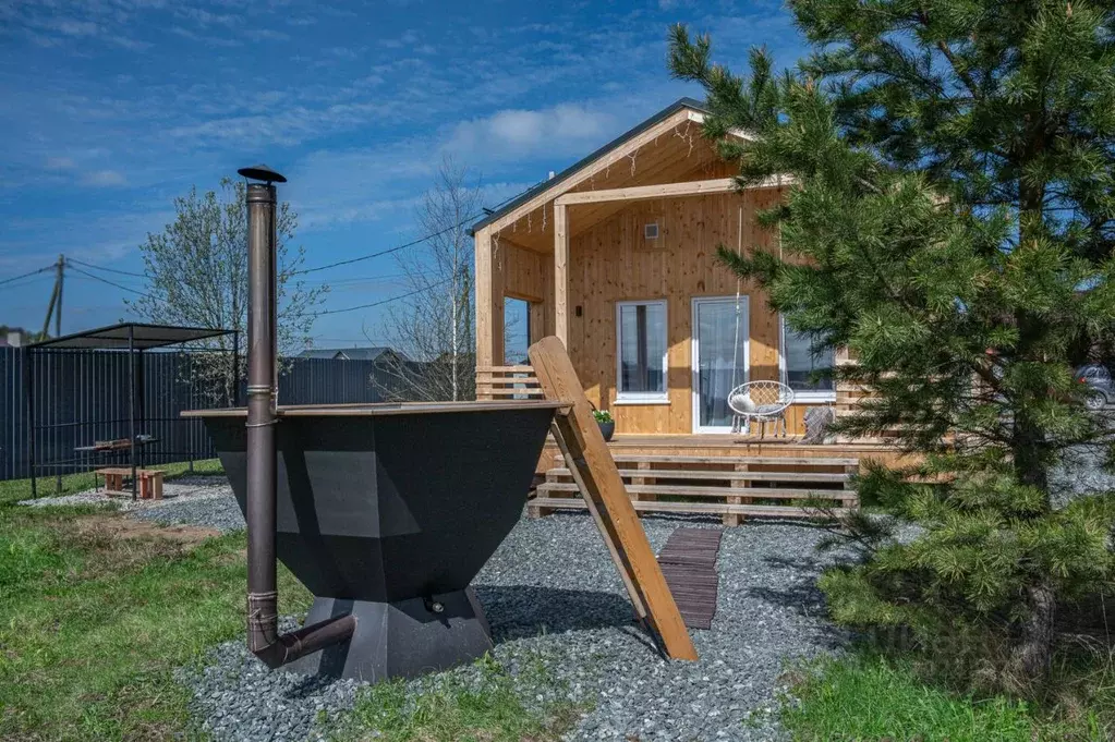 Дом в Свердловская область, Среднеуральск городской округ, пос. ... - Фото 1