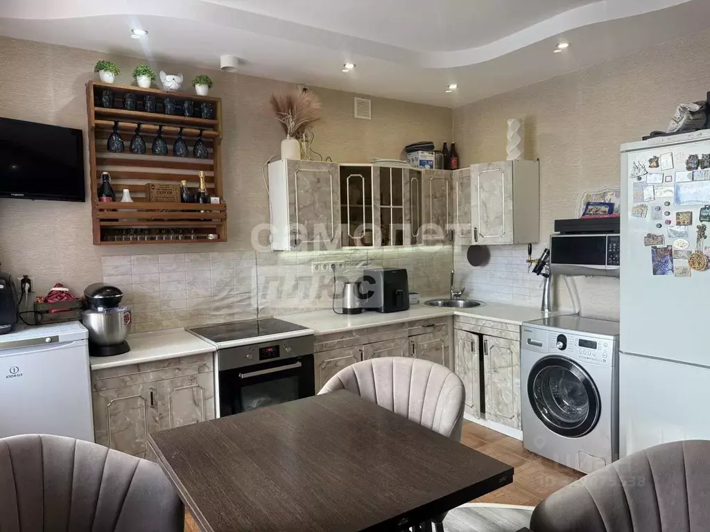 Студия Омская область, Омск Заозерный мкр, ул. Бородина, 6к1 (36.21 м) - Фото 1