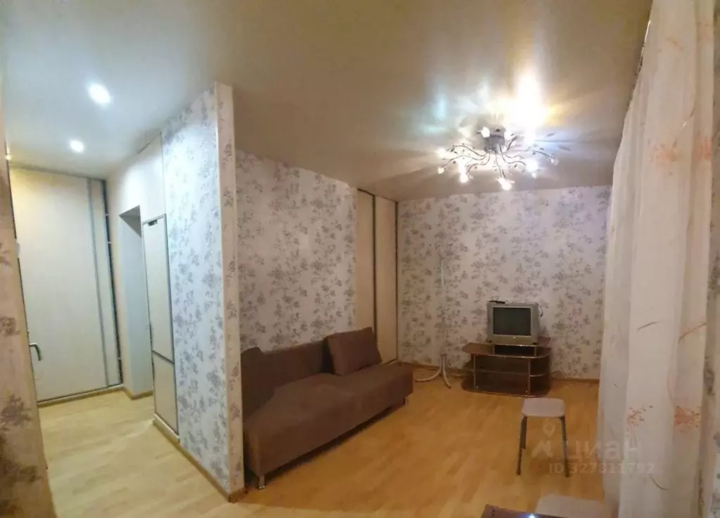 2-к кв. Свердловская область, Екатеринбург ул. Трактовая, 9 (43.0 м) - Фото 2