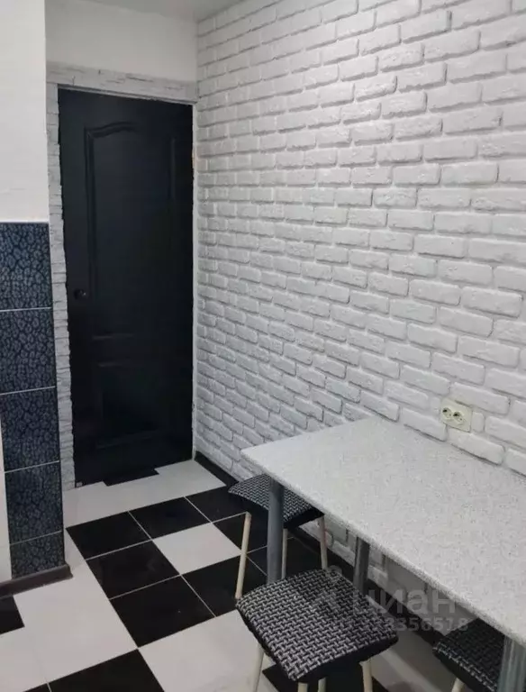 1-к кв. Волгоградская область, Волгоград ул. 50 лет Октября, 17 (31.0 ... - Фото 1