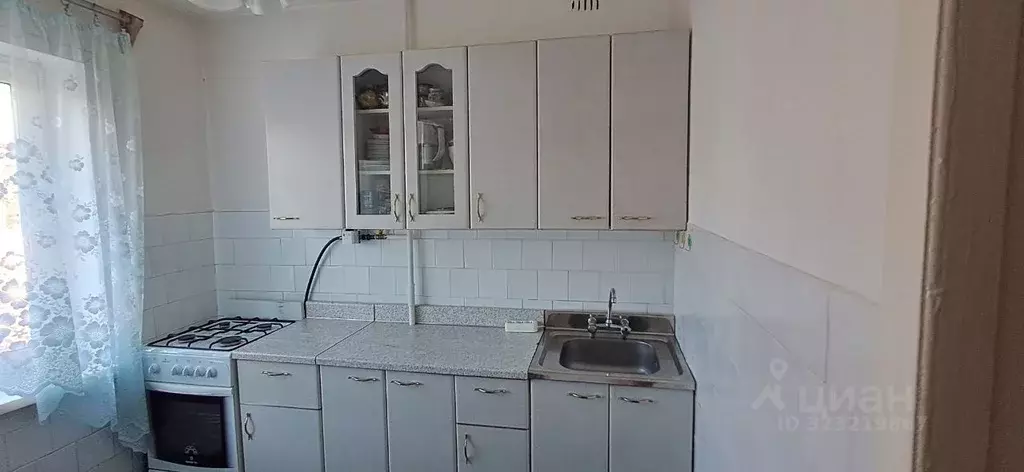 3-к кв. Омская область, Омск Городок Нефтяников мкр, ул. 22 Апреля, 6 ... - Фото 1