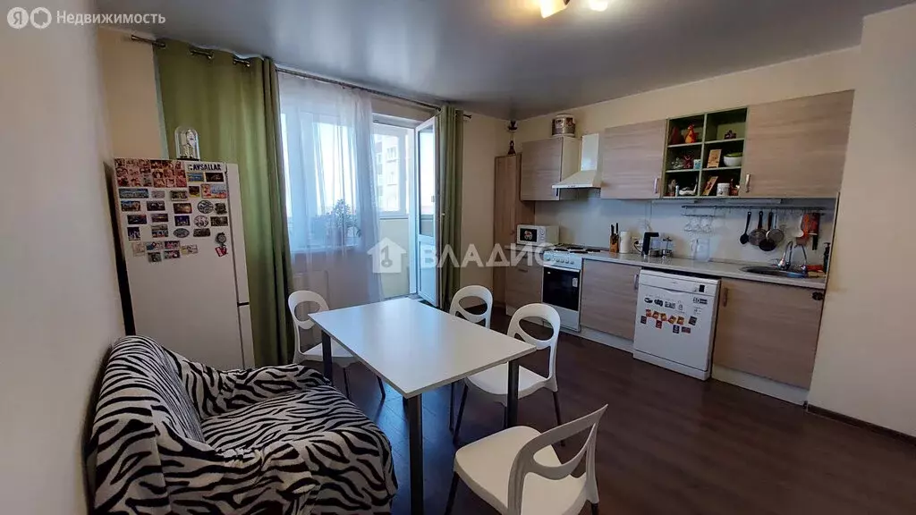 3-комнатная квартира: Тобольск, 15-й микрорайон, 22 (79.1 м) - Фото 0