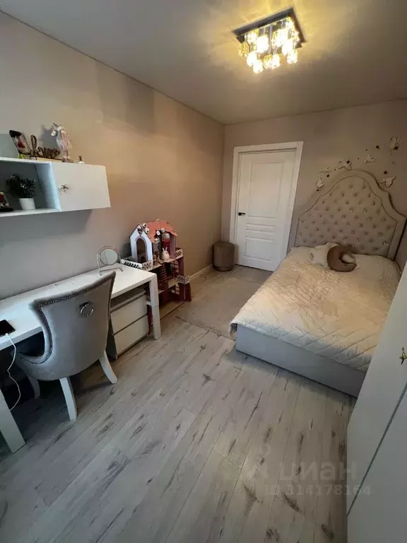 3-к кв. Калужская область, Калуга пер. 1-й Пестеля, 26 (84.2 м) - Фото 0