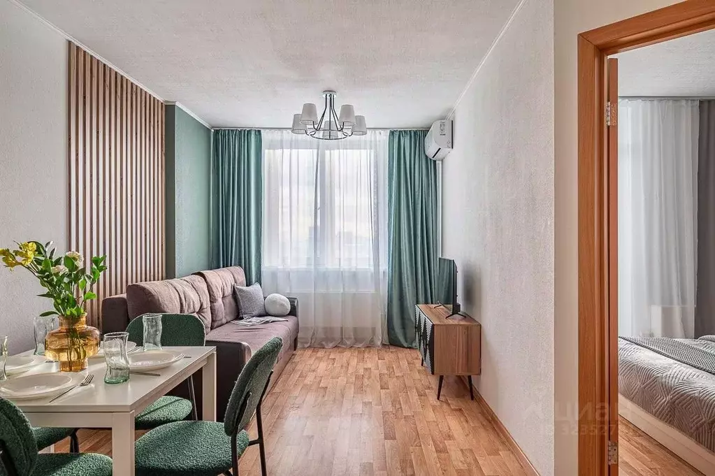 1-к кв. Свердловская область, Екатеринбург ул. Щорса, 103 (42.0 м) - Фото 1