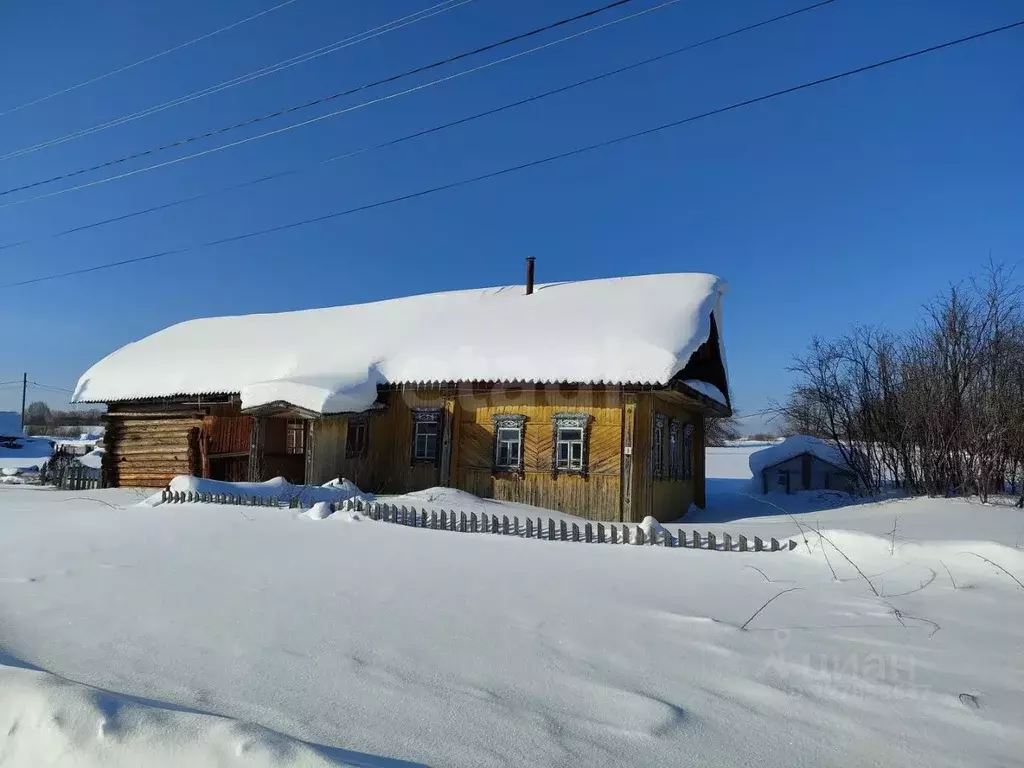 Дом в Пермский край, Ильинский муниципальный округ, с. Сретенское ул. ... - Фото 1