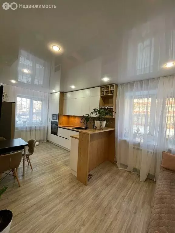 Квартира-студия: Благовещенск, улица Пушкина, 5 (52.3 м) - Фото 0