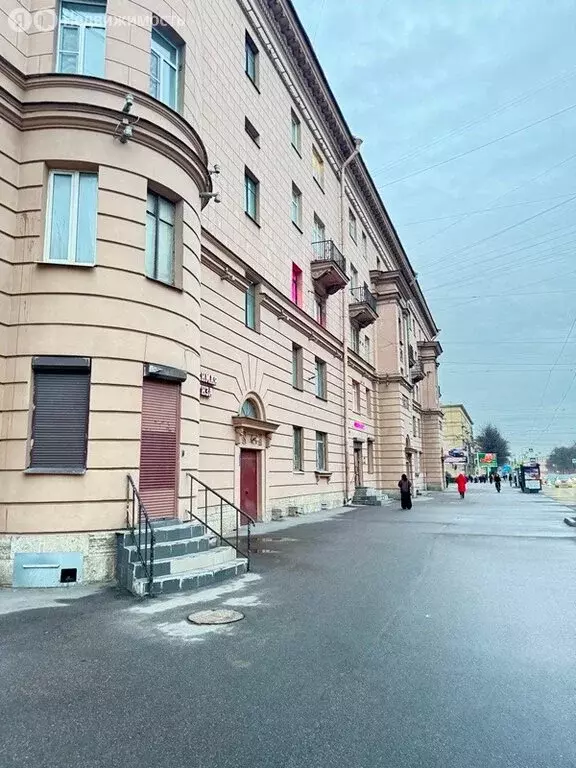 4-комнатная квартира: Санкт-Петербург, проспект Стачек, 27 (83.9 м) - Фото 1