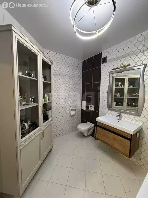 3-комнатная квартира: Калининград, улица Глинки, 1 (130 м) - Фото 1
