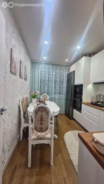 3-комнатная квартира: Набережные Челны, проспект Яшьлек, 33 (66.6 м) - Фото 2