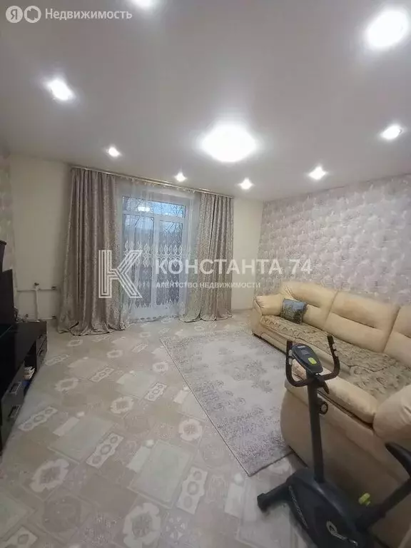 3-комнатная квартира: Челябинск, Российская улица, 19Б (75.1 м) - Фото 1