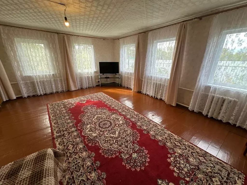 Дом в Оренбургская область, Соль-Илецкий муниципальный округ, с. ... - Фото 1