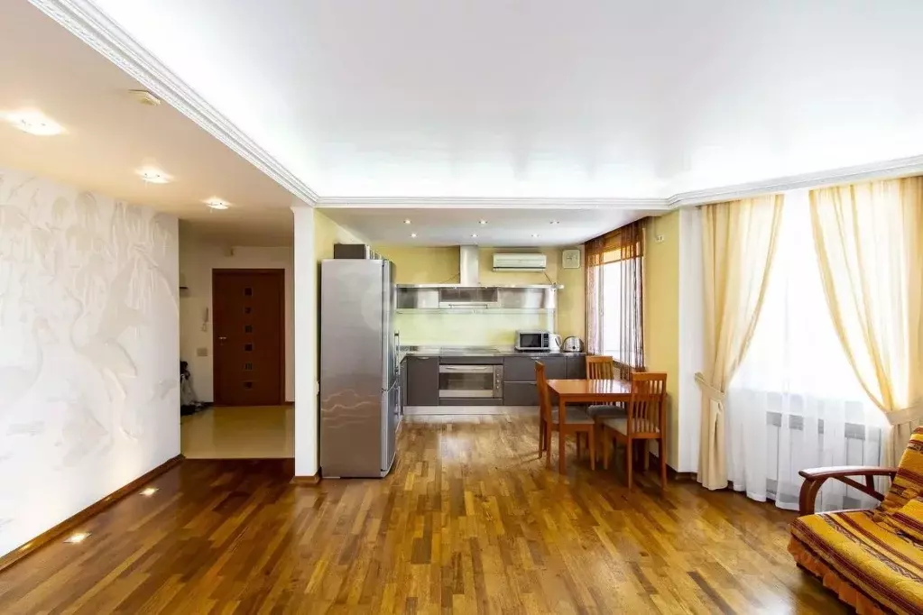 3-к кв. Тюменская область, Тюмень ул. Грибоедова, 15 (100.0 м) - Фото 1