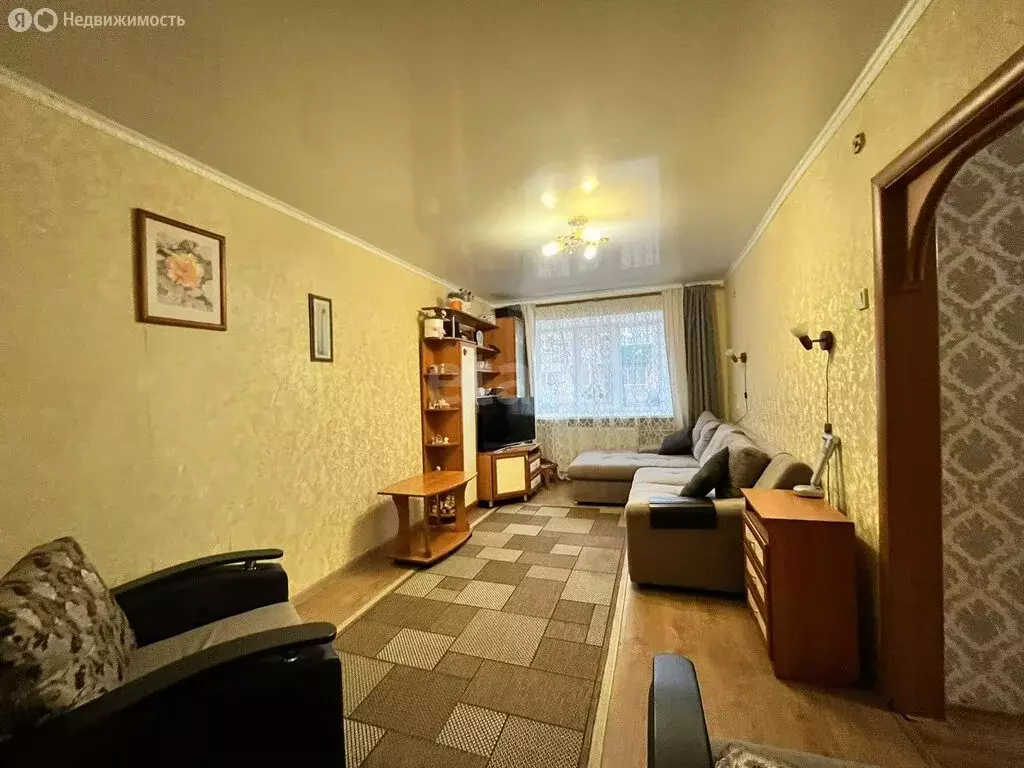 3-комнатная квартира: Бирск, улица 8 Марта, 16Б (56.8 м) - Фото 0