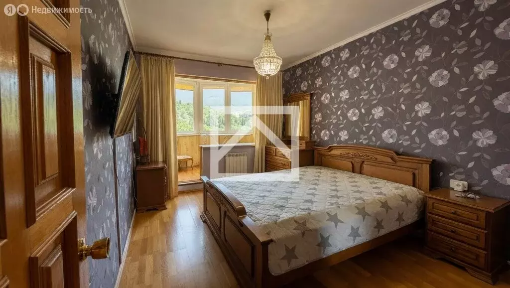 3-комнатная квартира: Ялта, улица Кривошты, 20 (82 м) - Фото 1