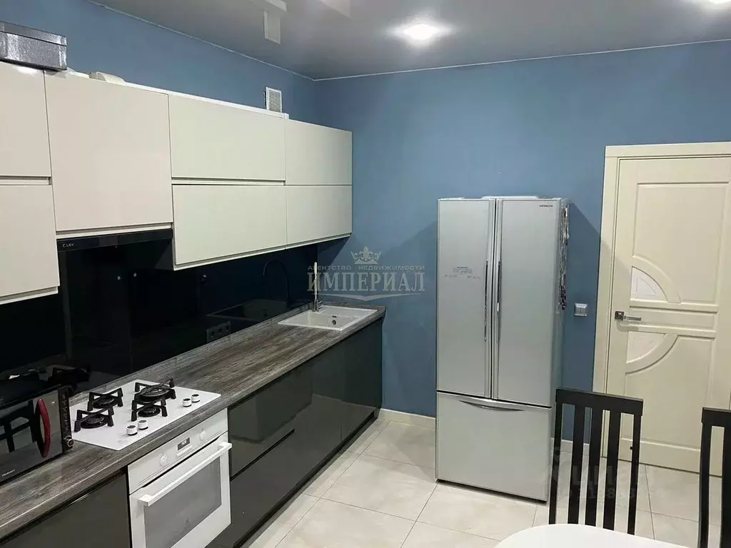 3-к кв. Марий Эл, Йошкар-Ола ул. Петрова, 27Б (80.0 м) - Фото 0