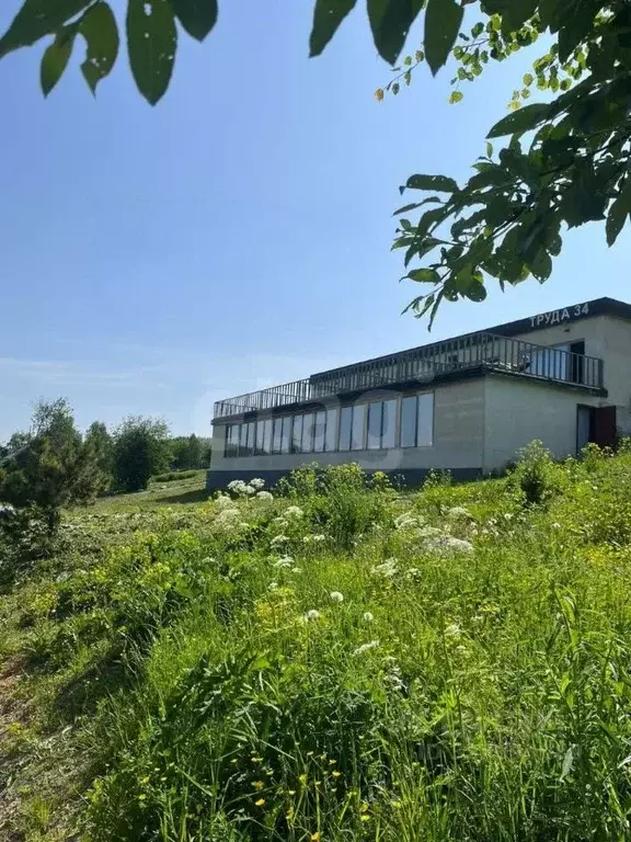 Дом в Пермский край, Губахинский муниципальный округ, Усьва рп ул. ... - Фото 0