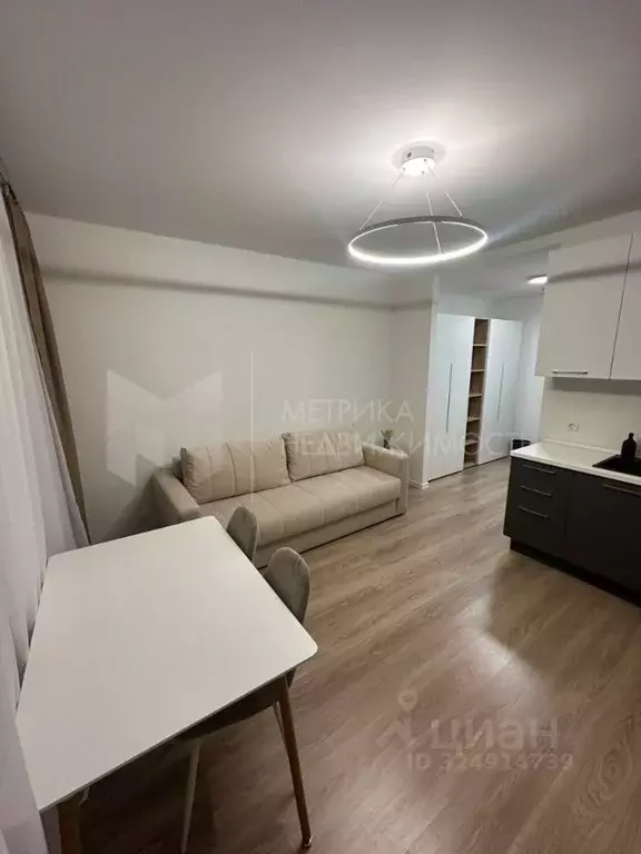 Студия Тюменская область, Тюмень ул. Юрия Рогачева, 9к2 (23.3 м) - Фото 0