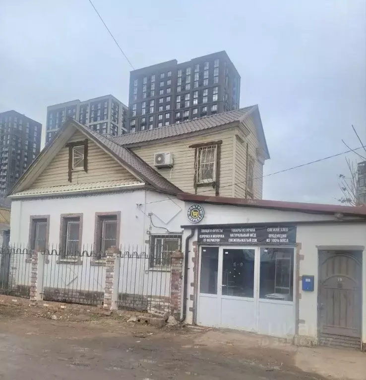 Дом в Астраханская область, Астрахань ул. Менжинского, 8 (180 м) - Фото 2