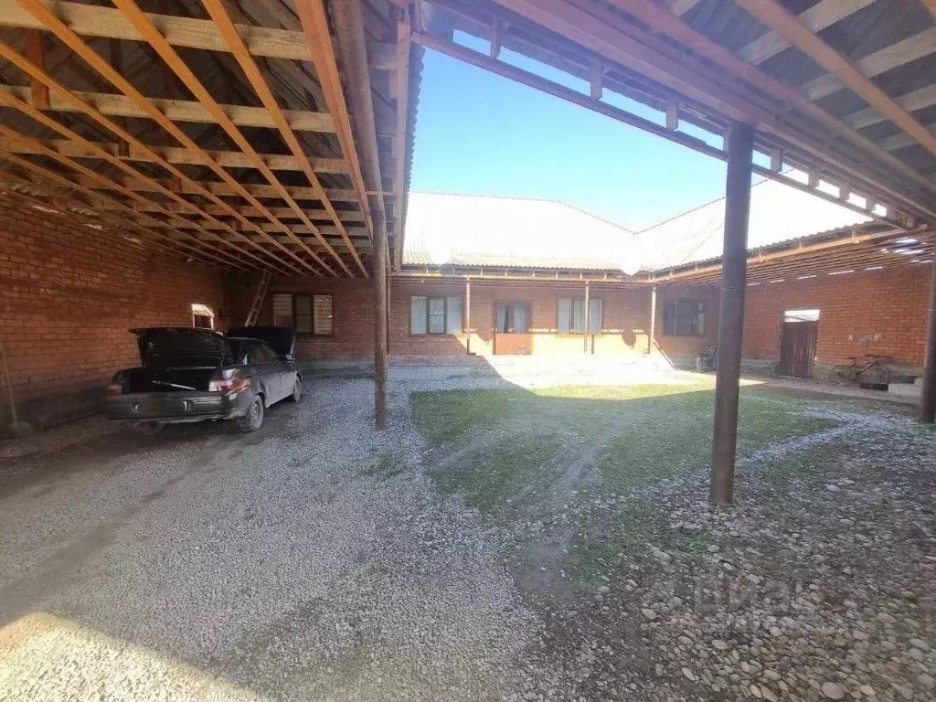 Дом в Чеченская республика, Курчалой Курчалоевский район, Базарная ... - Фото 1