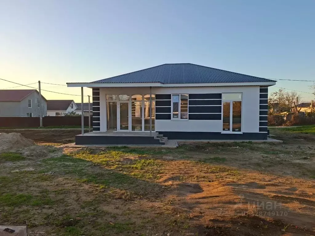 Дом в Краснодарский край, Темрюк ул. Анджиевского (115 м) - Фото 1