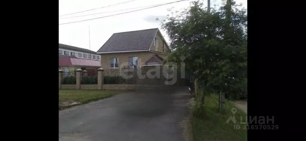 Дом в Удмуртия, Можга Можгинский район, ул. Короленко, 65 (200 м) - Фото 0