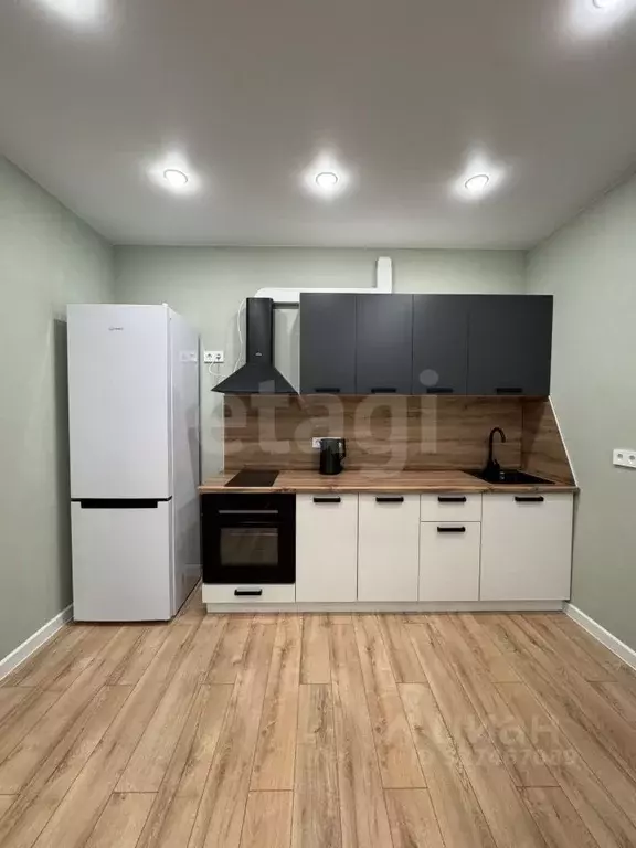 1-к кв. Тюменская область, Тюмень ул. Ивана Чистякова, 5 (40.0 м) - Фото 1