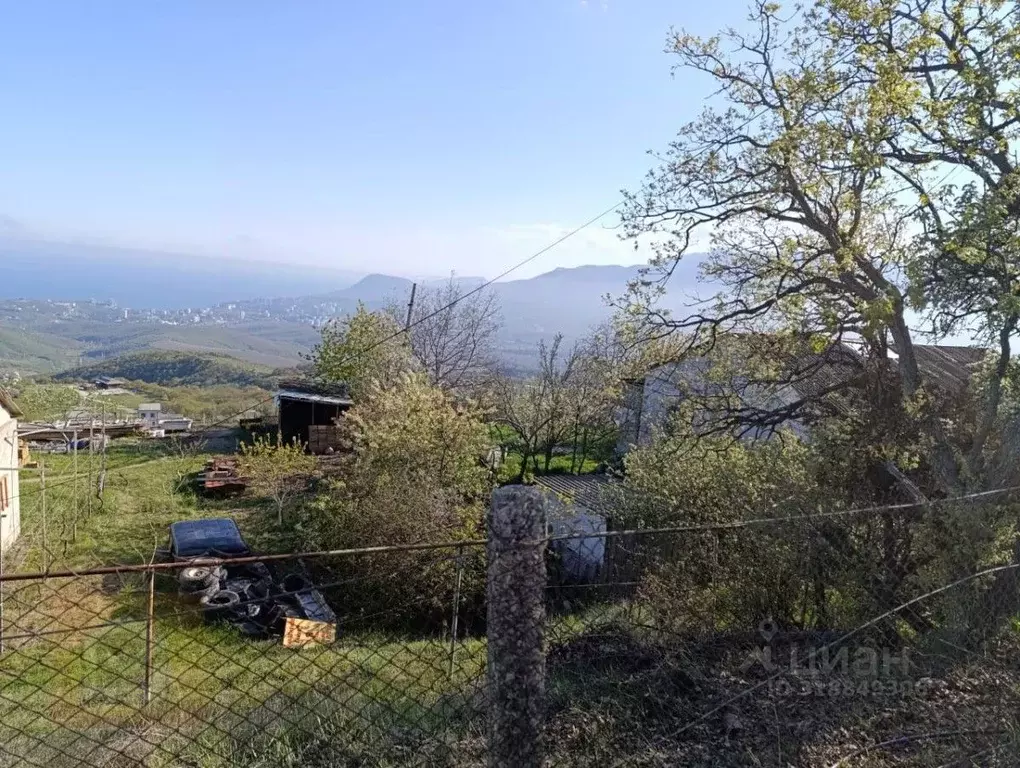 Дом в Крым, Алушта муниципальный округ, с. Лучистое ул. Озерная, 24 ... - Фото 0