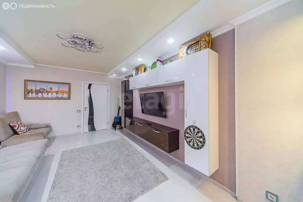 3-комнатная квартира: Саратов, улица имени А.В. Плякина, 8 (90 м) - Фото 1