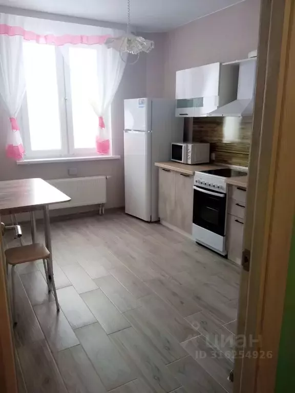 2-к кв. Тюменская область, Тюмень ул. Героев Космоса, 21 (52.7 м) - Фото 1