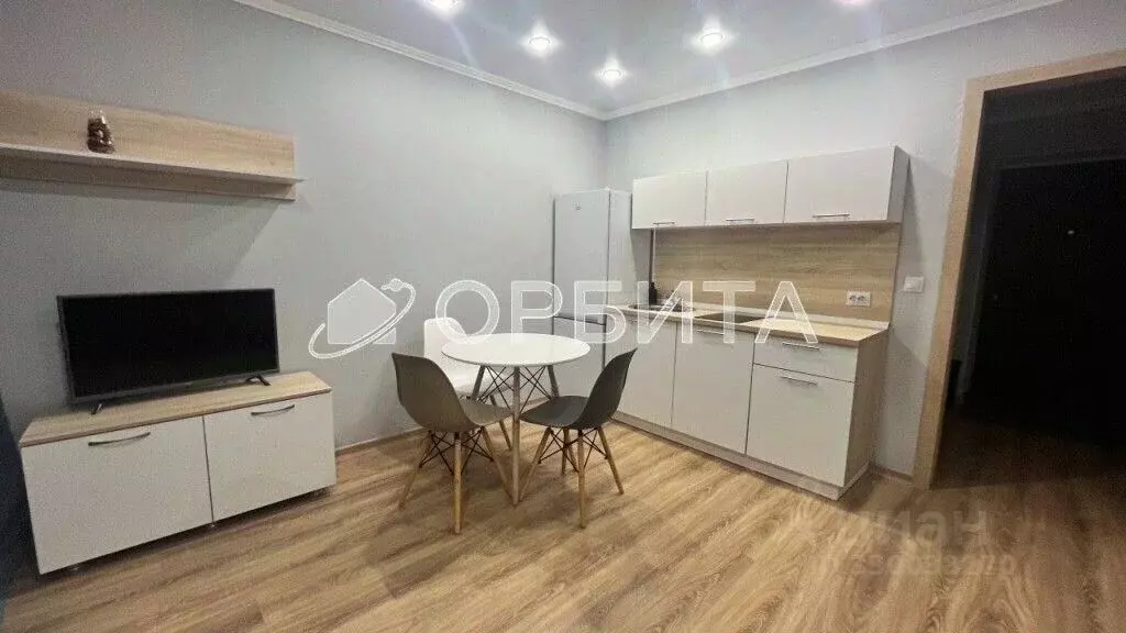Студия Тюменская область, Тюмень ул. Станционная, 26Бк1 (28.1 м) - Фото 1