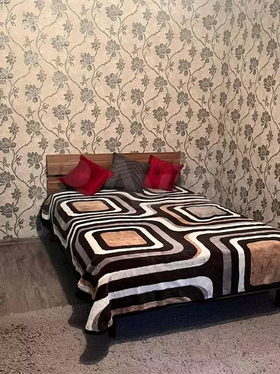 1-к. квартира, 40 м, 1/10 эт. - Фото 0