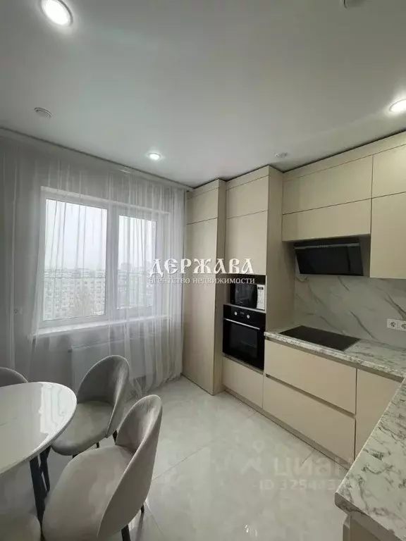 2-к кв. Белгородская область, Старый Оскол Макаренко мкр, 41А (58.0 м) - Фото 2