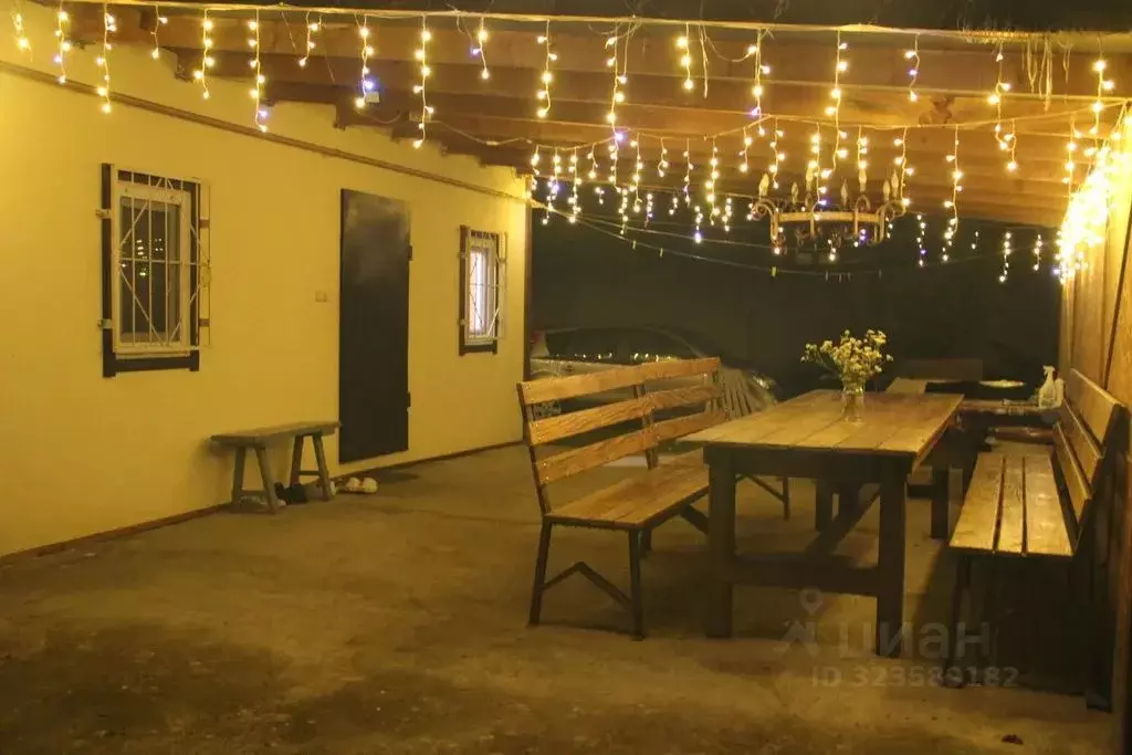 Дом в Краснодарский край, Апшеронский район, пос. Новые Поляны ... - Фото 1