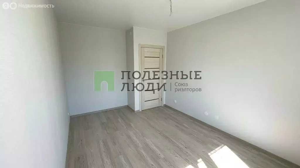 1-комнатная квартира: Ижевск, улица имени Репина, 35к2 (37 м) - Фото 1