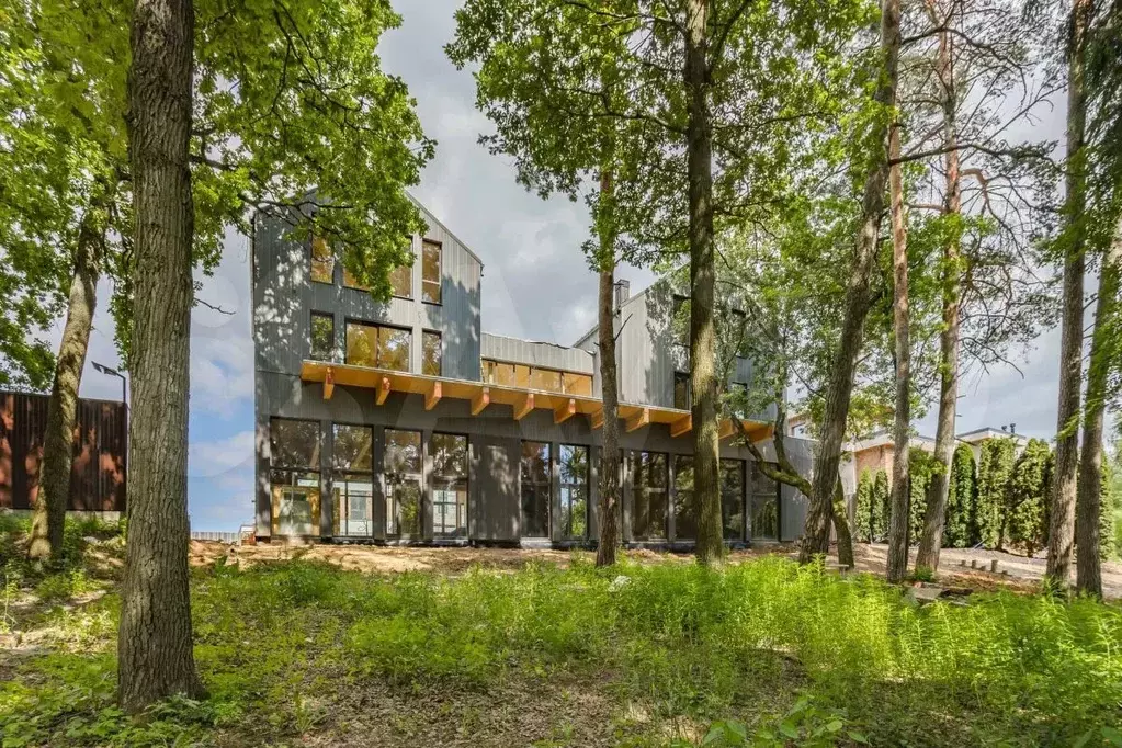 Дом 1050 м на участке 42 сот. - Фото 0